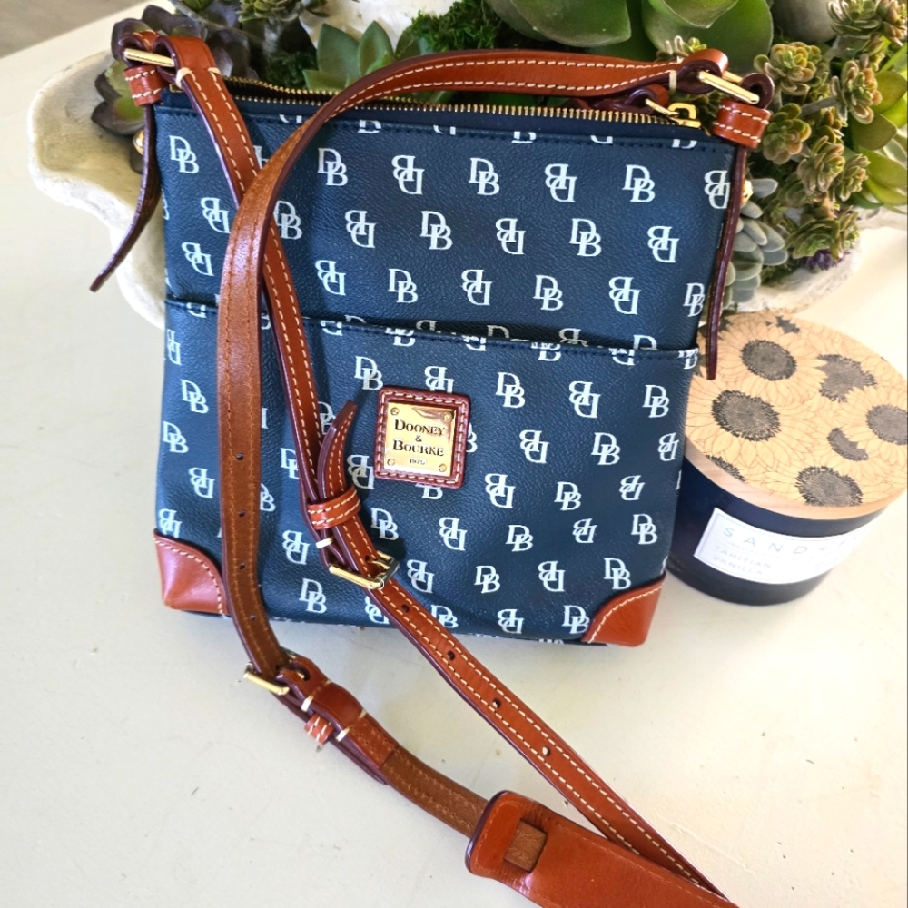 DOONEY + BOURKE NAVY signature Crossbody **Mint**